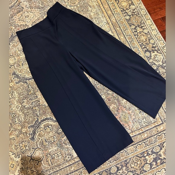 Zara culottes in navy - Picture 1 of 2